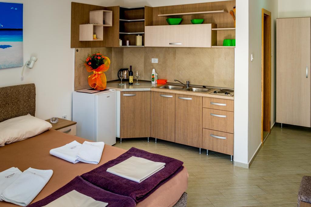 Apartmani Barovic Becici Cameră foto